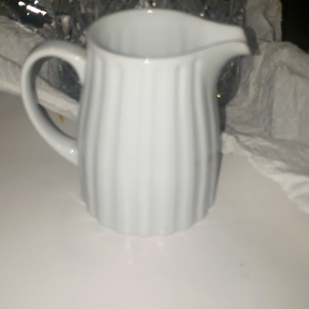 CRATE & BARREL MADE IN CHINA DISHWASHER SAFE WHITE RIBBED CERAMIC MILK PITCHER